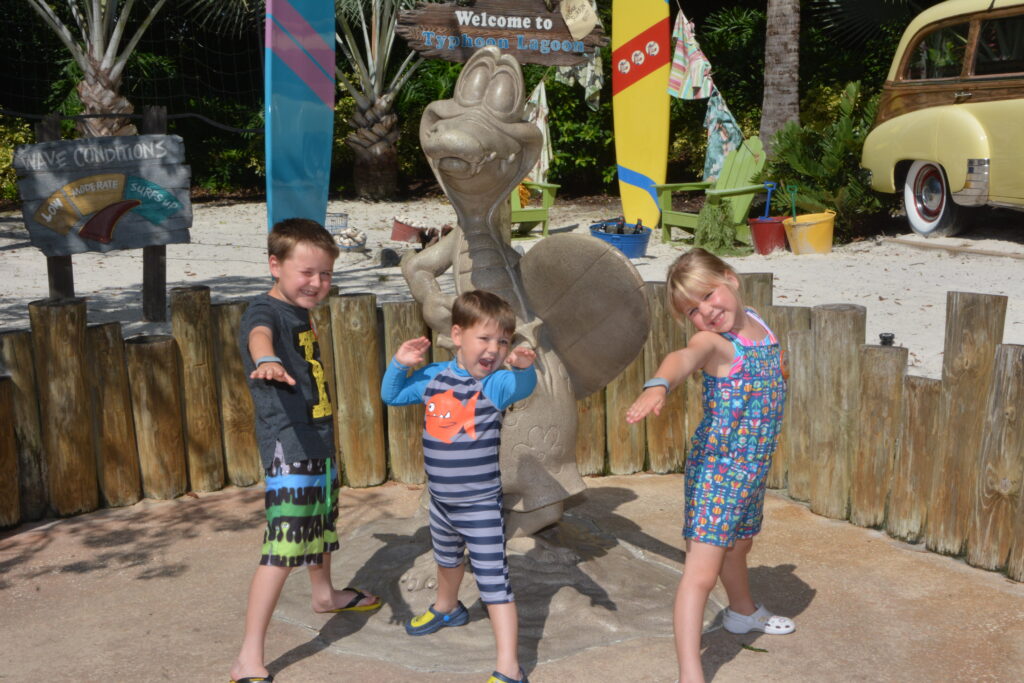 Teen Beach Party Typhoon Lagoon - Tour America