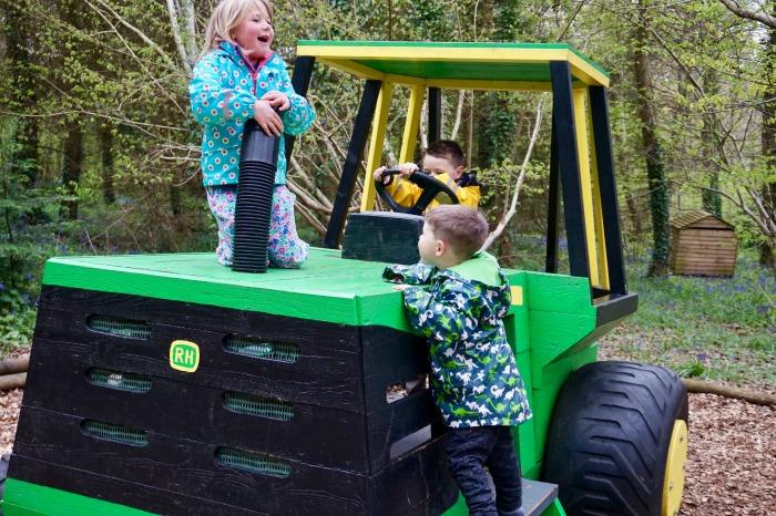 Tractor Robin Hill