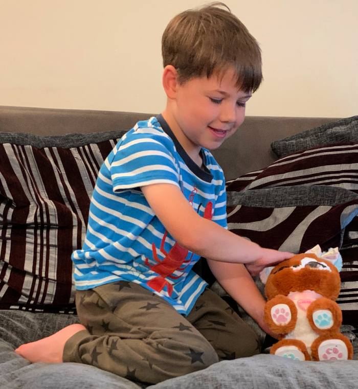 Present Pets REVIEW - Interactive Push Pup That Unboxes Itself